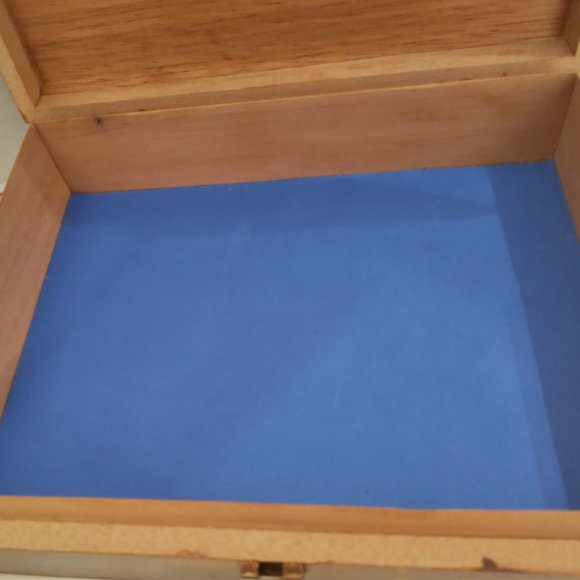 Suenos de Saundra Upcycle AVD Cigar Box, Purse - Picture 9 of 12